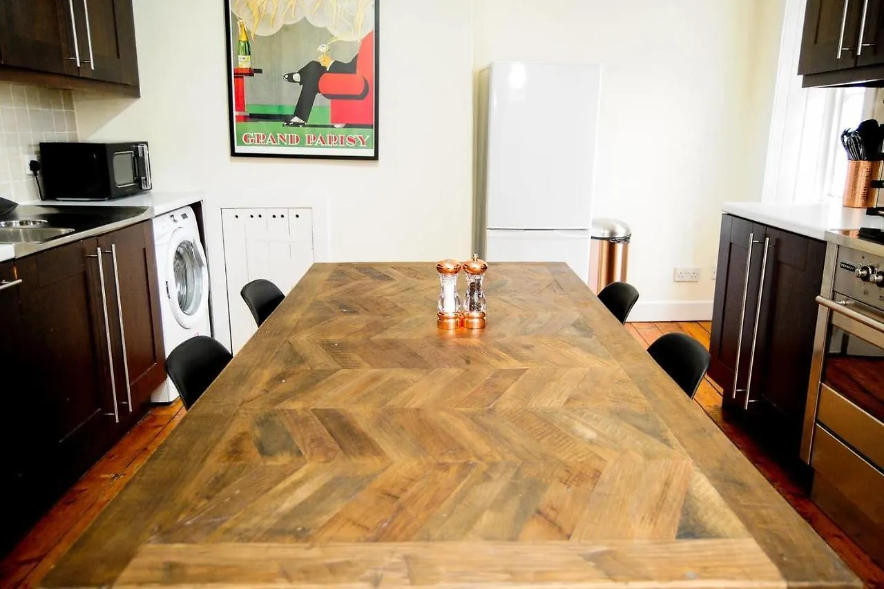 Beautiful Bohemian 2Br Flat In The Cowgate Apartman Edinburgh 0*,  Egyesült Királyság